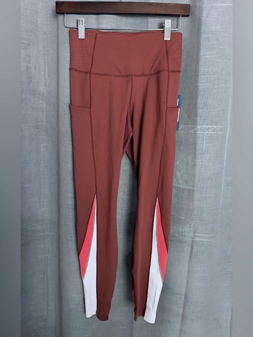 Brooks Method 7/8 Tight NWT Small